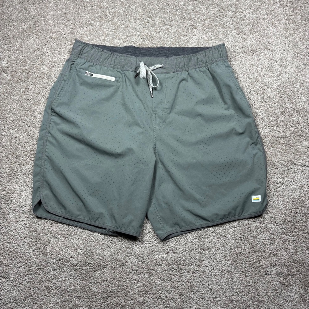 Vuori Banks Short Mens XL Grey Micro Dot Hybrid Athletic Board Shorts V330